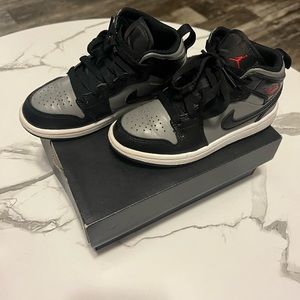 JORDAN 1 MID (PS) used once